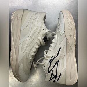 Brand New PUMA Lamelo Ball MB.02 Whispers 37831901 Men’s Size 11 Off White Shoes